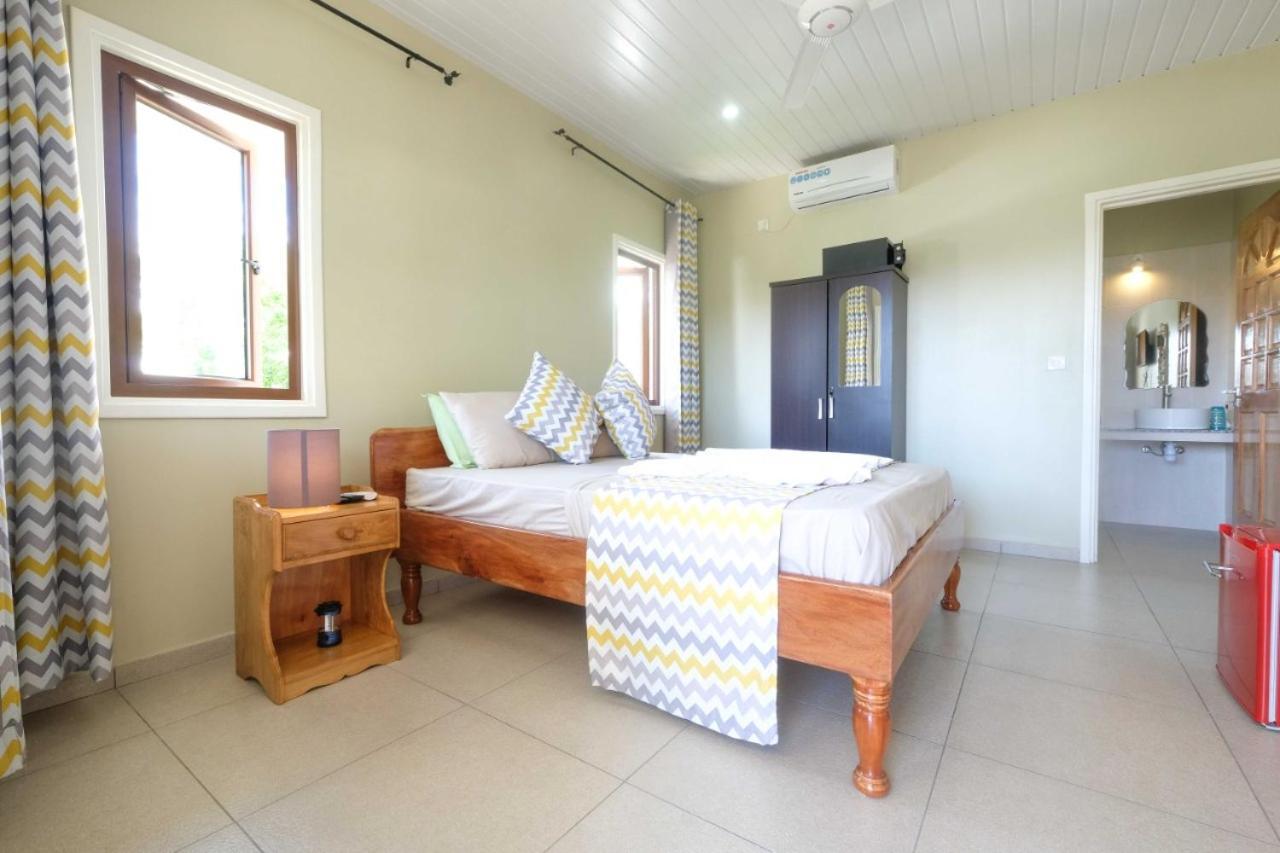 Hyde-Tide Guesthouse Ла-Диг Экстерьер фото